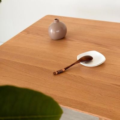 最新 カスタマイズされた精巧な工芸 固木食卓 120*60*75cm 直角形