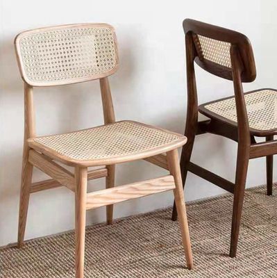 モダンデザイン ノルディック様式 固木ラタン シートチェア OEMサービス