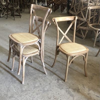 モダンスタイル ニトロラック 完成品 固木 積み立てられる食卓 レストランや結婚式用