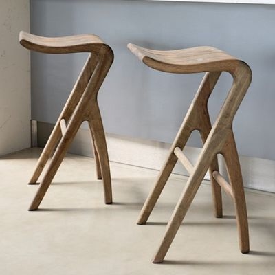 パーソナライズされた高バーチェア 異なるバーやキッチン設定に適した固木製