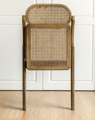 スタイリッシュ モーデン ダイニング フルーニチュール 耐久性のあるラタンシートとバック付きの木製椅子