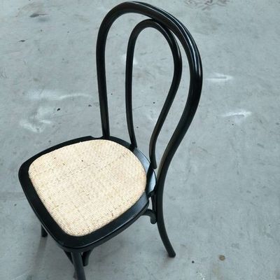 積み重ねられる木製椅子 100KG重量制限 現代の家具 レストラン ナチュアル 積み重ねられたラタン食卓