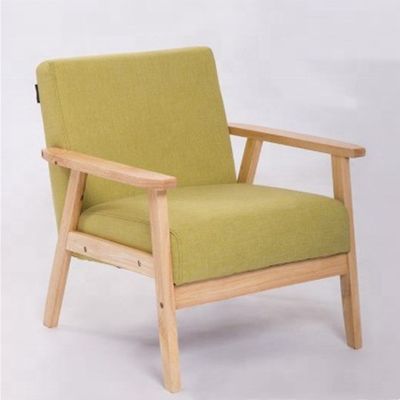 カスタマイズされたホワイトシート リビングルーム家具 現代のソファー 布団 腕椅子 セット ラウンジ 座席 豪華な休憩