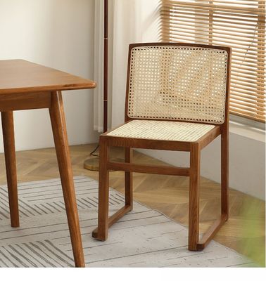 スタックされたラタンダイニングチェア ダイニングルーム用のカスタム木製の腕のないチェア W49CM*D42.5CM*H80CM