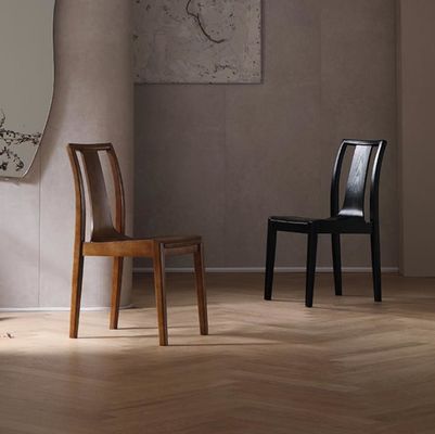 独特のデザイン モダン マシッドウッド 食卓椅子 レストラン用 オーク仕上げ