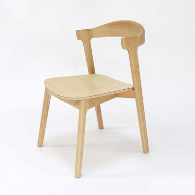 快適でエレガントな 現代の灰木休憩椅子 コーヒーショップ ホテル レストラン 53cm*50cm*76cm