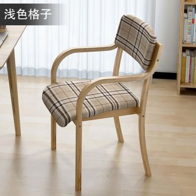 この固木の折りたたみの木の背筋の扶手椅子を用いて 食事のスペースを改良してください