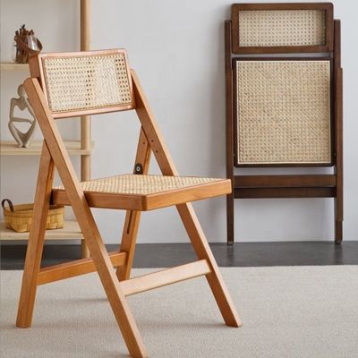 マシッドウッドとラタン 折りたたみダイニングチェア 自然な見方 モダン家具