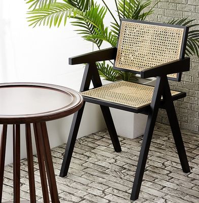 モダンデザイン スタイルのダイニングルーム家具 高級 ラタン 固木 レストラン 椅子 扶手付き
