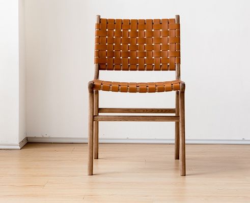 現代のレジャーダイニングチェア 織物革 固木 ダイニングルーム家具