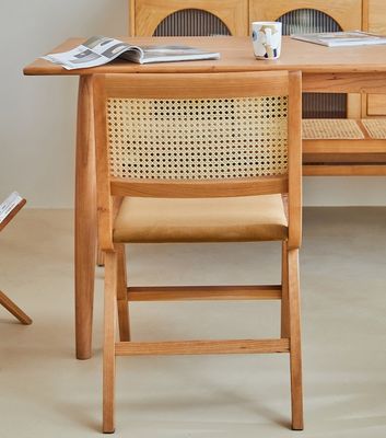 家庭 家具 漆器 完成 固木 食事 椅子 クッション と 自然 ラタン リュックレスト と 現代のデザイン 家具