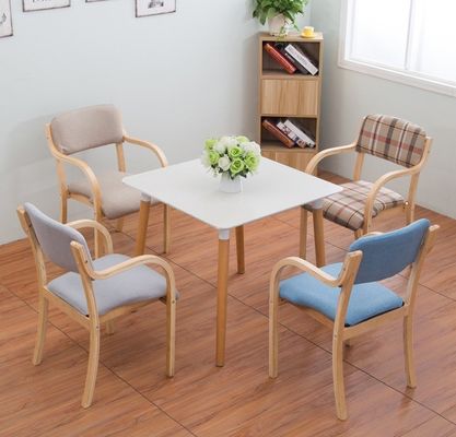 自然固木 食事 イベント用 積み立てられる椅子 木製椅子 仕上げ 漆器