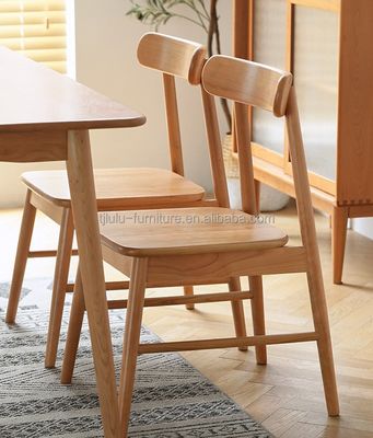 モダンなデザインスタイルで固木食卓 ダイニングルームの家具 カフェ レストランで ノルディック シンプル デザイン