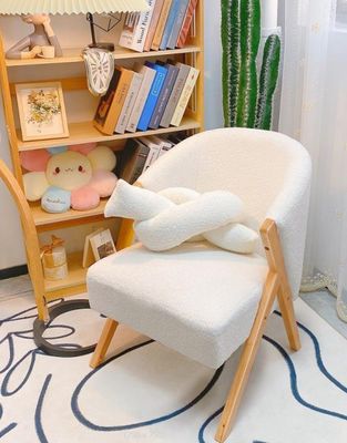 現代の北欧様式の木羊毛食卓 W60*D68*H77CM リビングルームに最適 ネイルサロンとダイニングルーム