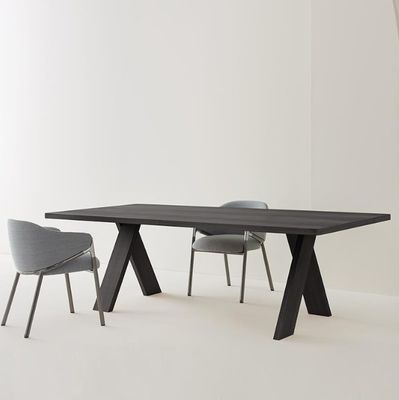 豪華で堅牢なスタイルで現代のエグゼクティブオフィスダイニングのための木製松木テーブルセット