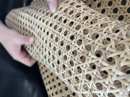 頑丈で汎用的な固木 PU革織物 ナチュラルプラスチックのラタンサンプル