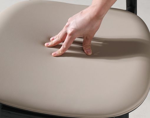 頑丈で汎用的な固木 PU革織物 ナチュラルプラスチックのラタンサンプル