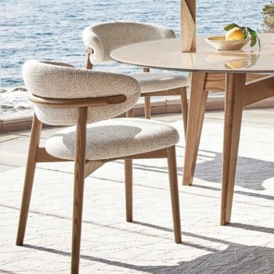 ダイニングルーム家具 カスタマイズされた色 伝統的なデザイン ウォールナット 木製椅子 白い麻布と曲がった背筋