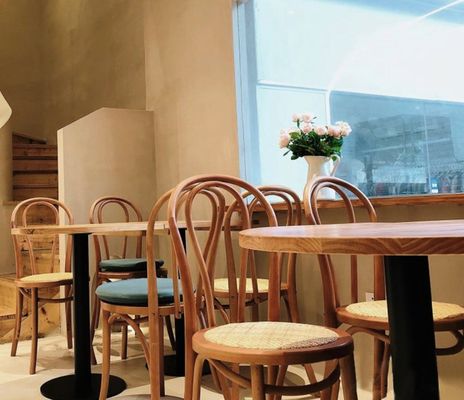 モダン シンプル スタイルの ダイニング テーブル セット オフィス 建物 固木 レストラン テーブル
