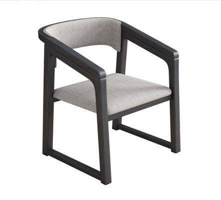 カスタマイズされた色 固木 PU 革 木製椅子 W56*D51*H71CM 食堂椅子 ノルディックデザイン モダン 木製椅子