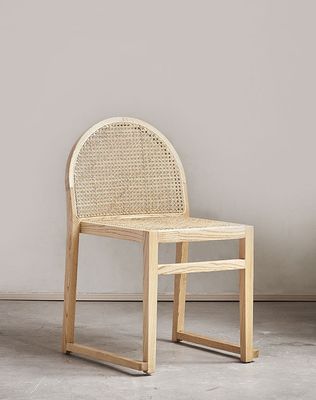 ホテルのダイニングルーム家具 現代のラタンダイニングチェア 天然 現代のレストラン