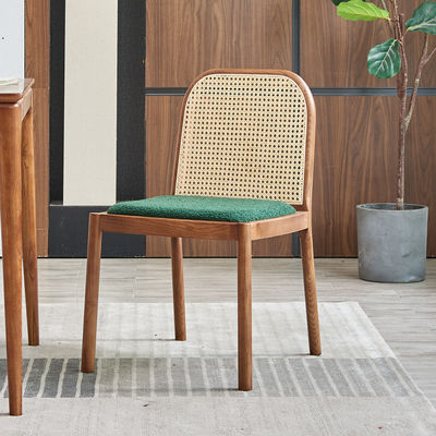 現代の自然ラタン 固木食卓 レストラン用食卓 ダイニングルーム家具 特定の食卓