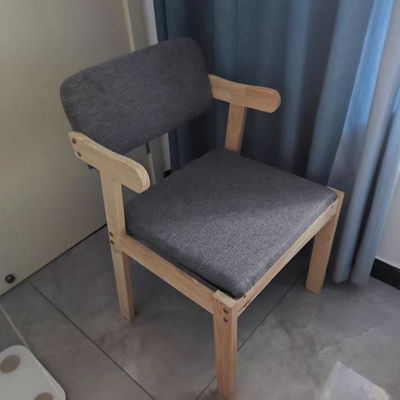現代固木PU革 レストランチェア 一般家具内のサンプルダイニングルーム