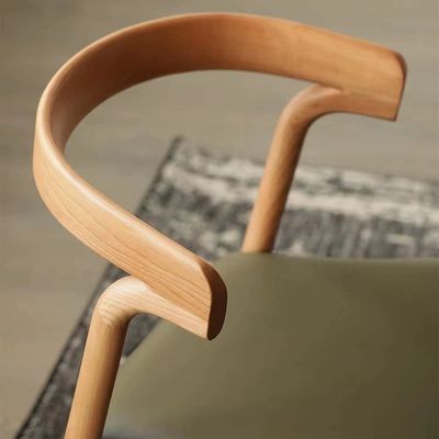 カスタマイズされたデザイン 現代のデザインのレストランのための固木椅子
