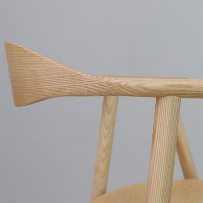 高級 モダン ノルディック マシッド 灰 木 ダイニング 椅子 ダイニング 部屋 W55*D47.5*H74.5cm OEM サービス 受け入れ