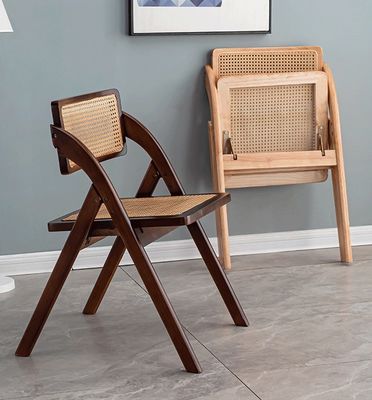 ホテル レストラン ダイニングルーム 家具 モダン ノルディック 折りたたむラタン リュックレスト 固木 ダイニングチェア W47.5*D47.5*H81.5CM