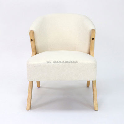 天然固木ソファチェア 客室用 ノルディックデザイン 天然色の家具 レジャースタイル